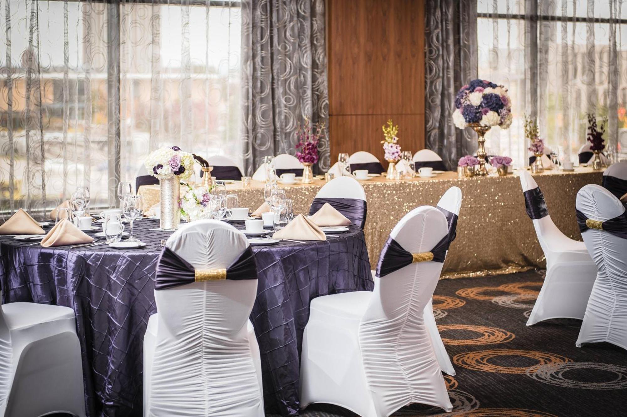 Delta Hotels By Marriott Waterloo Bagian luar foto