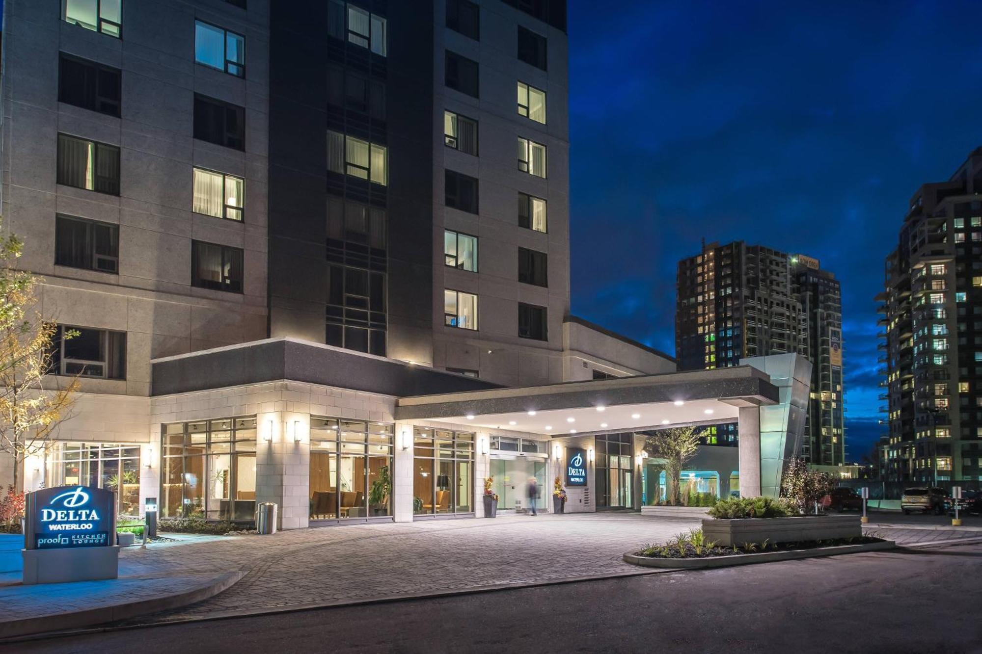 Delta Hotels By Marriott Waterloo Bagian luar foto