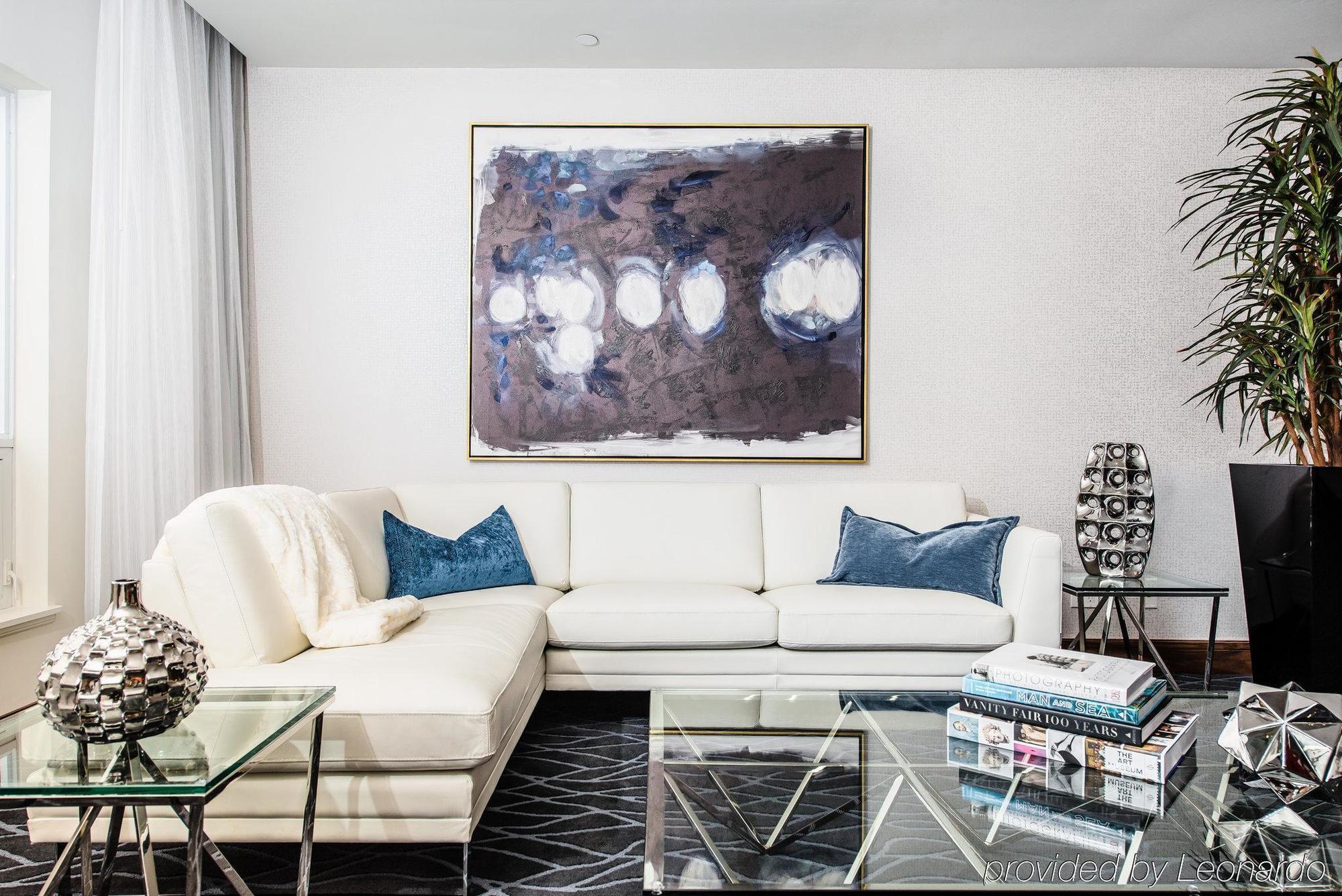 Delta Hotels By Marriott Waterloo Bagian luar foto