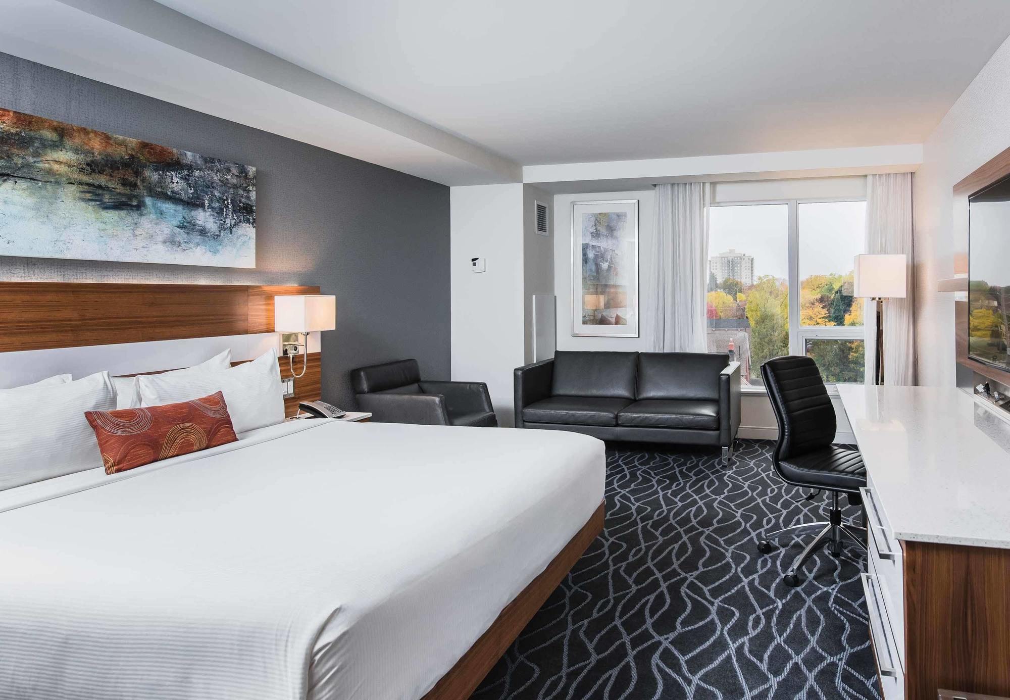 Delta Hotels By Marriott Waterloo Bagian luar foto